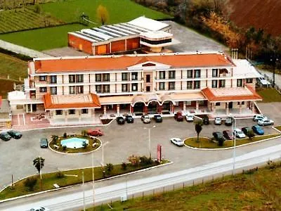 Aiges Melathron فندق فيريا
