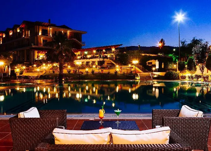 αιγές μέλαθρον 4*