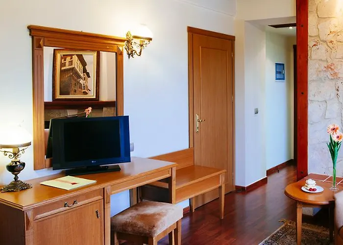 αιγές μέλαθρον Ξενοδοχείο 4*