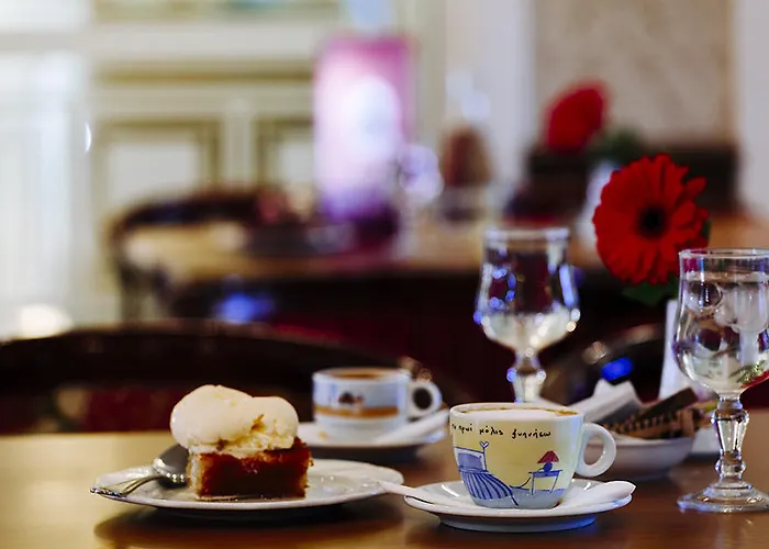 αιγές μέλαθρον 4*